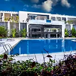 Luxury 1Br Near The Airport