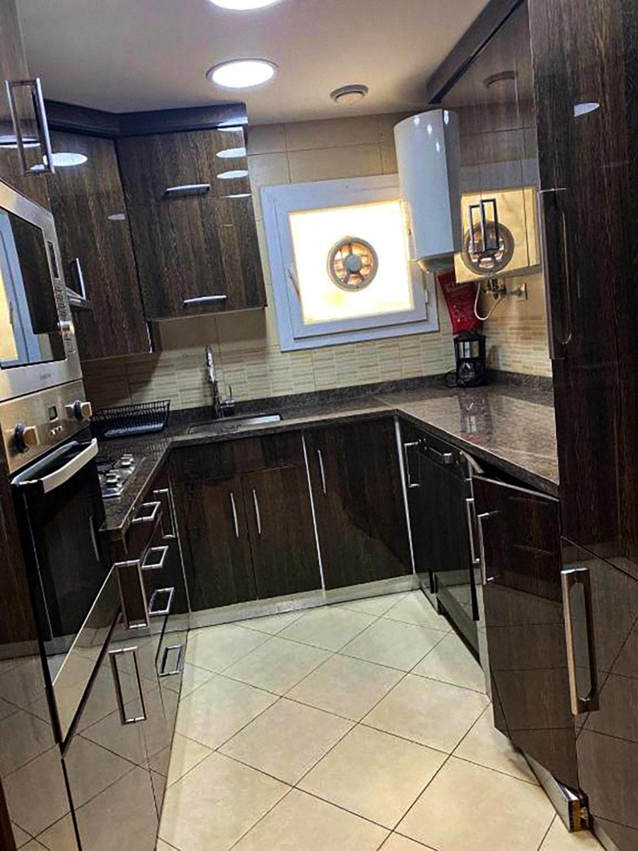 Luxury 1br Near The Airport Apartment